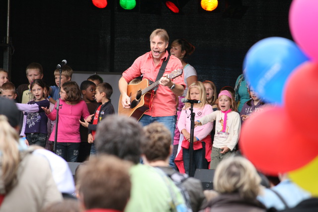 gal/2010/2010 Saitentwist Weltkindertag Burgplatz Essen 20.09.JugendhilfegGmbH Essen/2010 Saitentwist Weltkindertag Burgplatz Jugend Hilfe gGm20.09. 018.jpg